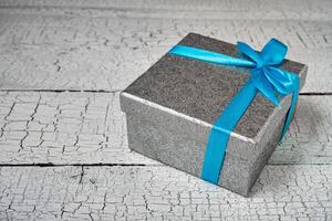 geschenkdoos met blauw lint foto