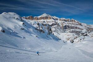 ski toevlucht in dolomieten, Italië foto
