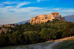 iconisch Parthenon tempel Bij de acropolis van Athene, Griekenland foto