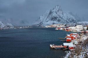 reine visvangst dorp, Noorwegen foto