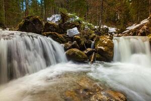 cascade van sibli-wasserfall. rottach-egern, Beieren, Duitsland foto