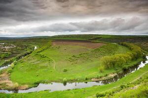 landschap met mooi natuur in de dorp in de republiek van Moldavië. land leven in oostelijk Europa. foto