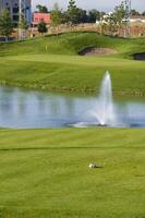 prima golf club in uitlopers van zailiyskiy alatau foto