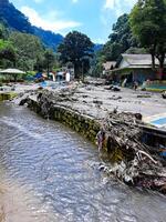 tanah gegevens, Indonesië - mei 12, 2024. staat van de mega mendung water park welke was getroffen door verkoudheid lava flash overstromingen, natuurlijk rampen in lembah anai foto