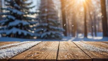 leeg houten bord, sneeuw, Kerstmis boom foto