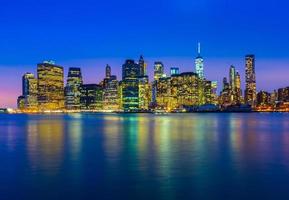 skyline van manhattan 's nachts. New York City - ny, Verenigde Staten. foto