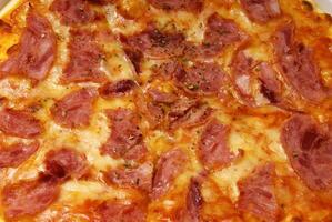 vers, smakelijk pizza proschiutto foto