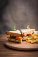 clubsandwich met chips foto