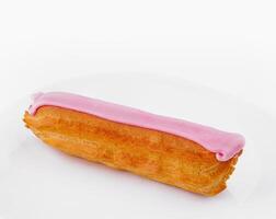 roze berijpt eclair Aan wit bord foto