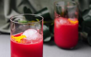 verfrissend citrus cocktail in bril foto