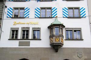 toneel- zomer visie van de oud stad- architectuur van Zürich foto