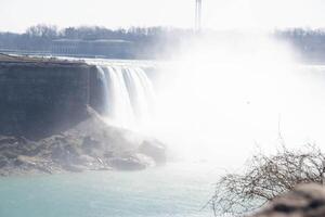 mooi Niagara valt. hoefijzer valt van de Canadees kant in voorjaar foto