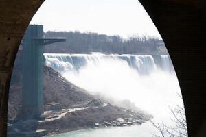 mooi Niagara valt. hoefijzer valt van de Canadees kant in voorjaar foto