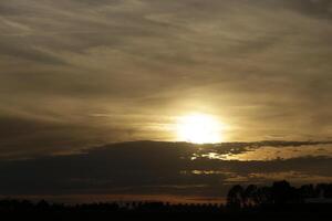 zonsondergang in de Nederland foto