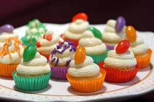 vanille cupcakes met vanille room en gelei Boon snoep foto