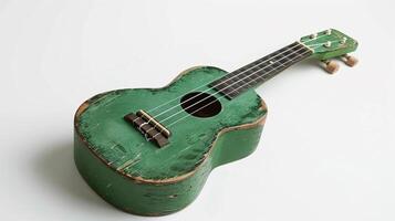 groen ukelele, geïsoleerd Aan wit achtergrond foto