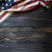 Amerikaans vlag Aan een donker houten tafel foto
