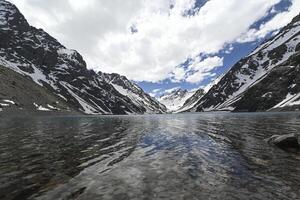 laguna del inca is een meer in de cordillera regio, Chili, in de buurt de grens met Argentinië. de meer is in de portillo regio foto