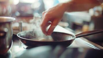 Koken met stoom- in keuken foto