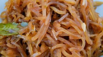 Indonesisch voedsel gebeld roeren gebakken jong papaja foto