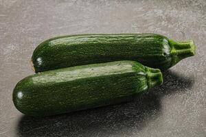 rauw groen rijp courgette groente foto