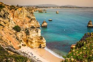 natuurlijk rotsen en stranden Bij lagos Portugal foto