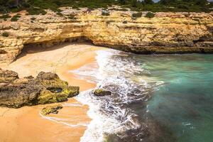 praia de albandeira - mooi kust en strand van algarve, Portugal foto