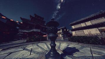 oud Japans tempel complex onder de sterren van de melkachtig manier foto