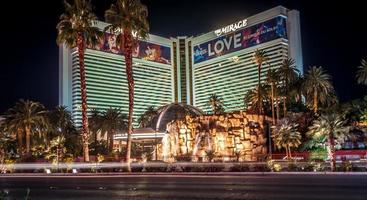 las vegas, nevada - avond stadslichten en uitzicht op de straat foto