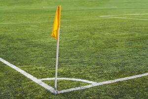 hoek vlag Aan de Amerikaans voetbal veld- foto