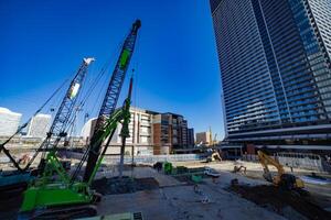 kranen Bij de onder bouw in yokohama breed schot foto