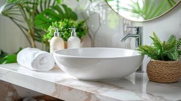 modern badkamer wastafel met marmeren teller top foto