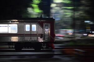 forens lijn of elektrisch trein in Jakarta, Indonesië. foto