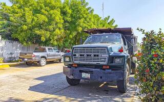 puerto escondido oaxaca Mexico 2023 Mexicaans kipper kipwagen dump vrachtauto vrachtwagens vervoerder in Mexico. foto