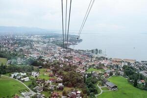 visie van de kabel auto naar de stad en meer Constance in Bregenz, Oostenrijk foto
