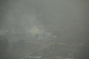 Woud brand en rook in Jeruzalem Israël foto