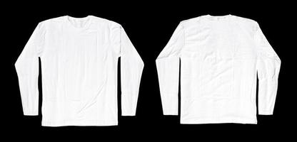 twee witte t-shirts met lange mouwen voor mockups. effen t-shirt met zwarte achtergrond voor ontwerpvoorbeeld. foto