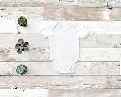 mock-up shirt en baby shirts foto