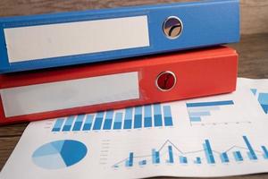 binder data finance rapport business met grafiekanalyse op kantoor. foto