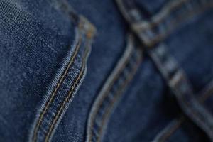 donkerblauwe jeans close-up, close-up shot van denim jeans foto