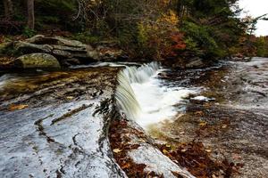 herfst op het meer van minnewaska foto