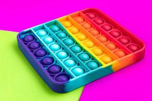 fidget pop it toy regenboogkleur, antistress, leuk en leerzaam