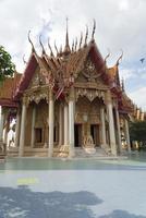 boeddha tempel aan de top in thailand.