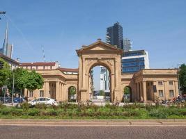 porta nuova in milaan foto