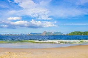 flamengo strand panoramisch uitzicht en stadsgezicht rio de janeiro brazilië. foto