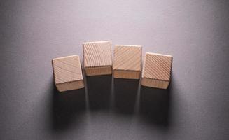 houten geometrische vormen kubussen