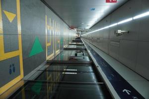 metro gangpad in Jakarta, Indonesië foto