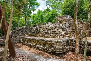 nohoch mul-piramide bij de oude ruïnes van de Maya-stad Coba foto