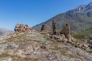 het dorp bovenste balkaria in de bergen van de Kaukasus in kabardino-balkaria, rusland foto