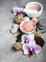 spa-concept met orchideebloemen foto